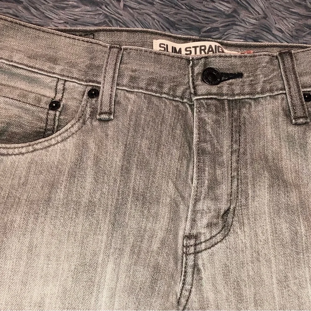 Levi's 514 Straight-Fit Men's Gray Wash Jeans  (W30 X L32)